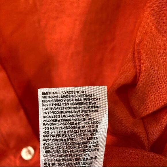 Gap Linen Blend V-Neck Short Sleeve Top - Picture 4 of 5